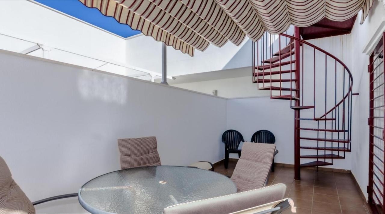 Apartamento Superior con piscina, parking, terraza, Aire Ac y Wifi -Solo familias o parejas- Conil De La Frontera Exterior foto